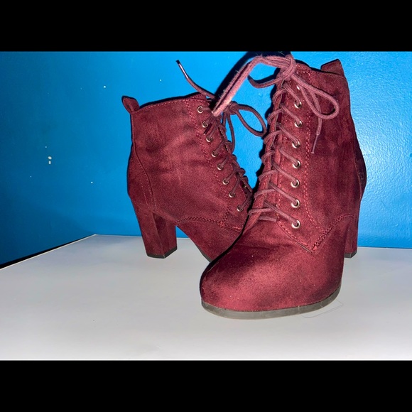 Heart in D Shoes - Ankle boots